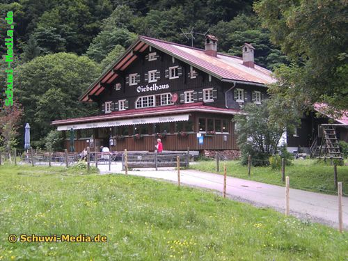 http://www.bergwandern.schuwi-media.de/galerie/cache/vs_Schwarzenberg%20Huette_schwarzenberg03.jpg