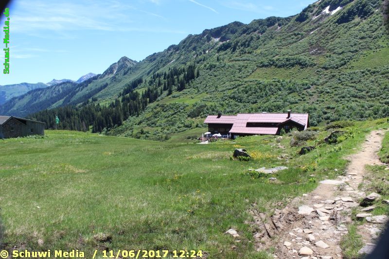 http://www.bergwandern.schuwi-media.de/galerie/cache/vs_Schwarzwasser%20Huette1_swasserhutte_17.jpg